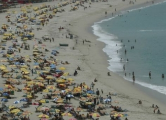 Uso de bloqueadores, lentes y sombreros no debe ser solo en la playa